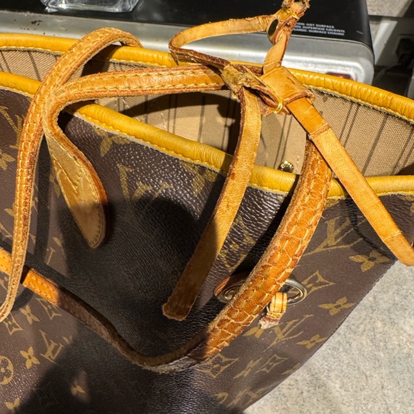 Louis Vuitton Neverfull MM & Wallet - Picture 12 of 16